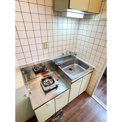 ユニオンマンスリー永山６　305　1K・シングル☆【禁煙ルーム】角部屋物件！室内洗濯機や2ドア冷蔵庫など生活家電完備。デスク・チェアのあるお部屋/多摩大学多摩キャンパスまで徒歩通学の物件写真2