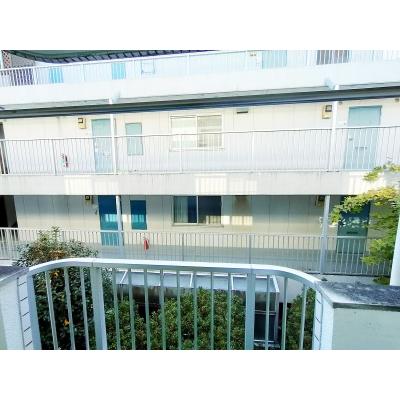 ●2026年5月6日から入居可●ユニオンマンスリー唐木田１　206　1K・シングル☆◆インターネット固定回線（有線）無料の部屋◆【禁煙ルーム】デスク・チェアやたっぷり収納付きのお部屋♪モニター付きインの物件写真6