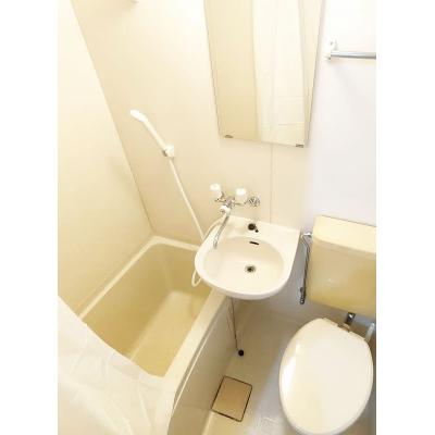 ユニオンマンスリー高津１　303　1K・シングル☆【禁煙ルーム】デスク・チェアや2ドア冷蔵庫などの家具家電付き。物件近くにコンビニ・スーパーもあり便利♪2路線利用可能！の物件写真3