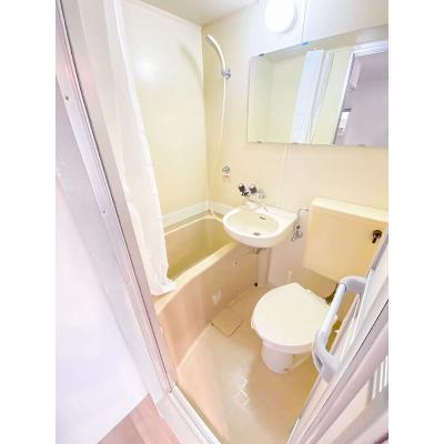 ユニオンマンスリー京王稲田堤５　402　1R・シングル☆【禁煙ルーム】人気の角部屋＆モニター付きインターフォン完備♪2ドア冷蔵庫などの生活家電＆デスク・チェアのあるお部屋の物件写真3