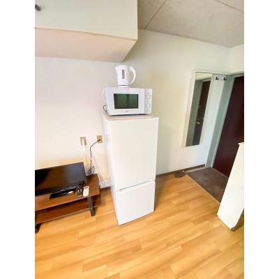 ユニオンマンスリー京王稲田堤５　402　1R・シングル☆【禁煙ルーム】人気の角部屋＆モニター付きインターフォン完備♪2ドア冷蔵庫などの生活家電＆デスク・チェアのあるお部屋の物件写真4