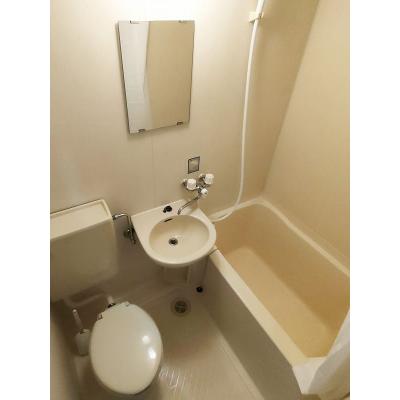 ユニオンマンスリー横浜・白楽５　406　1R・シングル☆◆インターネット固定回線（有線）無料の部屋◆【禁煙ルーム】安心の宅配ボックス＆モニター付きインターフォン完備！デスク・チェアのあるお部屋の物件写真4