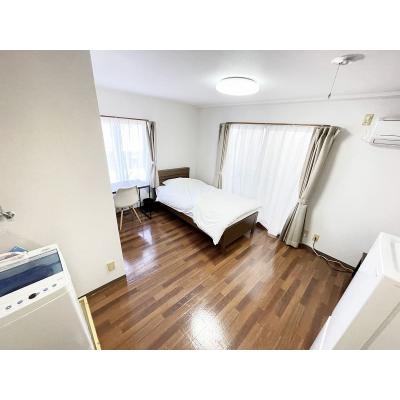 ユニオンマンスリー菊名４　301　1R・シングル☆【禁煙ルーム】人気の角部屋♪デスク・チェア＆室内洗濯機や冷蔵庫など生活家電のあるお部屋/ディスカウントストア・オリンピックまで徒歩約3分の物件写真2