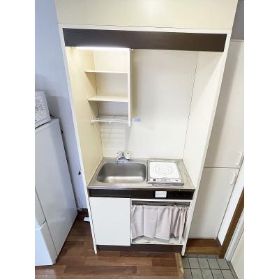 ユニオンマンスリー菊名４　301　1R・シングル☆【禁煙ルーム】人気の角部屋♪デスク・チェア＆室内洗濯機や冷蔵庫など生活家電のあるお部屋/ディスカウントストア・オリンピックまで徒歩約3分の物件写真3