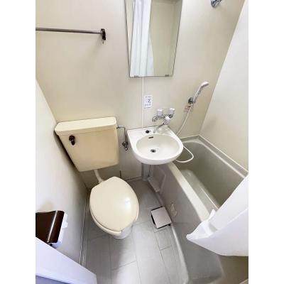 ユニオンマンスリー菊名４　301　1R・シングル☆【禁煙ルーム】人気の角部屋♪デスク・チェア＆室内洗濯機や冷蔵庫など生活家電のあるお部屋/ディスカウントストア・オリンピックまで徒歩約3分の物件写真4