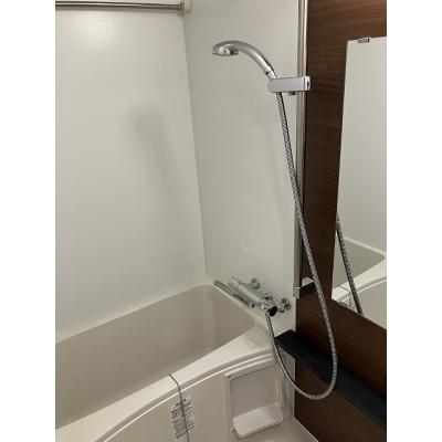 EC大阪WEST⑤【ＮＥＴ無料・ペット相談可・温水洗浄便座・浴室暖房乾燥機・３２型ＴＶ】の物件写真5