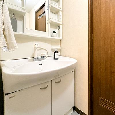 apartment 〒108-0014　東京都港区芝５丁目29-14 田町日工ビル9F（名古屋、大阪にもオフィスあり）