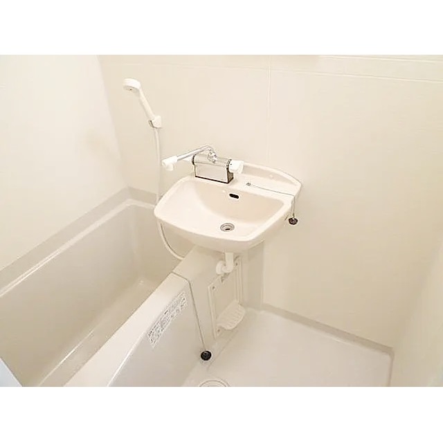 グッドステイ板橋駅前グローバン★『禁煙ルーム・駅3分・浴室乾燥付』【ベーシック】の物件写真3