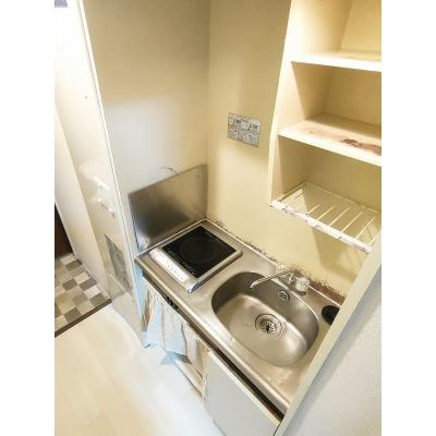 ユニオンマンスリー新松戸１　402　1K・シングル☆【禁煙ルーム】安心の建物オートロック＆玄関から直接居室が見えないリビングドアあり♪デスク・チェア＆洗濯機や冷蔵庫など生活家電のあるお部屋の物件写真3