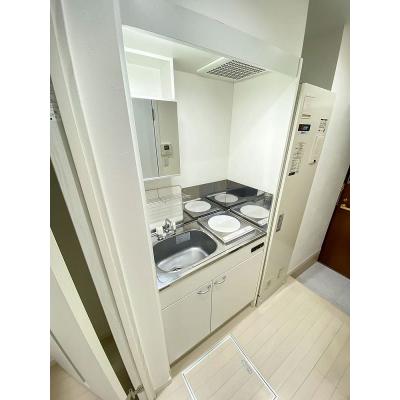 ●2026年5月9日から入居可●ユニオンマンスリー新松戸１　101　1K・シングル☆【禁煙ルーム】デスク＆チェアや2ドア冷蔵庫や電子レンジなどの家具家電付き！明るい2面採光のお部屋/安心の建物オートロの物件写真3