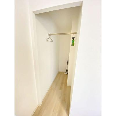 ユニオンマンスリー津田沼フィオーレ１　208　1R・シングル☆◆インターネット固定回線（有線・Wi-Fi）無料の部屋◆【禁煙ルーム】デスク・チェア完備！室内洗濯機や掃除機など生活家電のあるお部屋の物件写真6