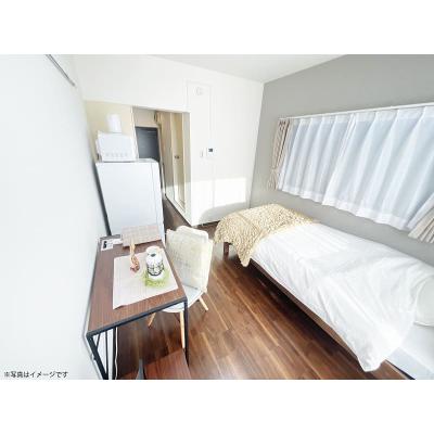 ユニオンマンスリー柏６　301　1R・シングル☆【禁煙ルーム】人気の角部屋＆2面採光♪勉強や仕事におすすめデスク・チェア完備！洗濯機や冷蔵庫など生活家電のあるお部屋の物件写真2