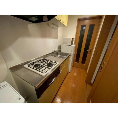 7.1帖の洋室でゆったりステイ♪ ネット無料★バストイレ別・洗面台付きで毎日の支度もスムーズ！設備充実の1K（ロフト付）タイプ！新井薬師前駅徒歩6分！ＭＨ新井Ⅶの物件写真3