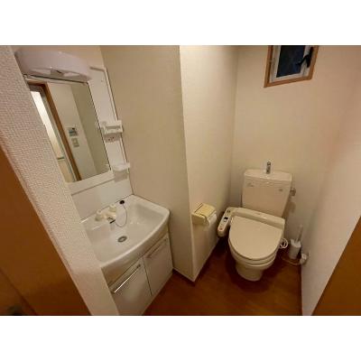 7.1帖の洋室でゆったりステイ♪ ネット無料★バストイレ別・洗面台付きで毎日の支度もスムーズ！設備充実の1K（ロフト付）タイプ！新井薬師前駅徒歩6分！ＭＨ新井Ⅶの物件写真4