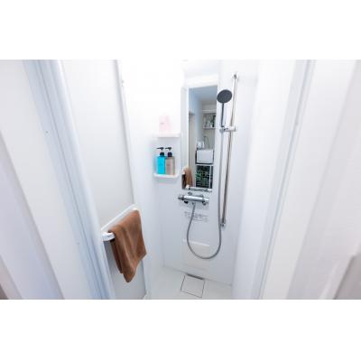 ONLY新宿１【🌈WIFI・管理費０円キャンペーン🌈】最上階、バストイレ別✨３駅・３路線利用可能でアクセス良好🎵　＜＜。＋期間限定！光熱費・管理費無料キャンペーン中。＋＞＞の物件写真4