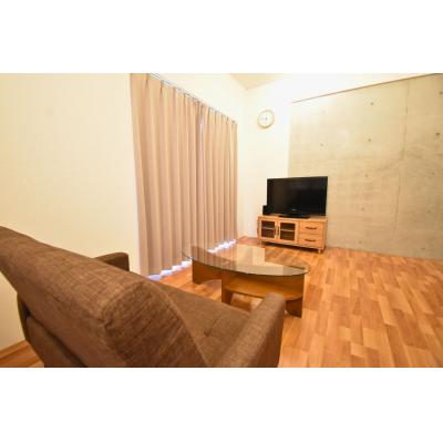 Alphabed30高松中央【築浅☆最新設備☆市内中心部☆栗林公園まで徒歩5分☆1LDKの広々とした室内！食器・調理器具完備】の物件写真2