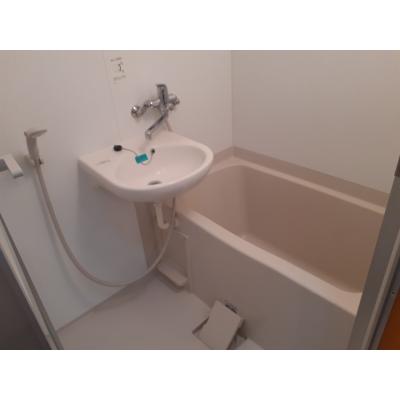 【トーマス安里408】ゆいレール安里駅まで徒歩5分・ゆいレールおもろまち駅まで徒歩6分・国際通りまで車で3分・Wi-Fi無料・駐車場付き（軽自動車専用）の物件写真4