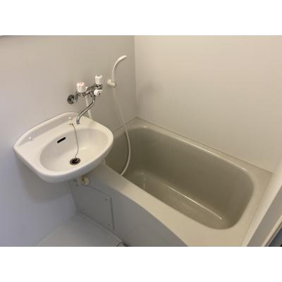 【トーマス大里501】沖縄市家具家電マンスリー、最上階のお部屋、無料敷地外駐車場1台、無料Wi-Fi、沖縄県総合運動公園やうるま市、沖縄IT津梁パークまでアクセス抜群！の物件写真5