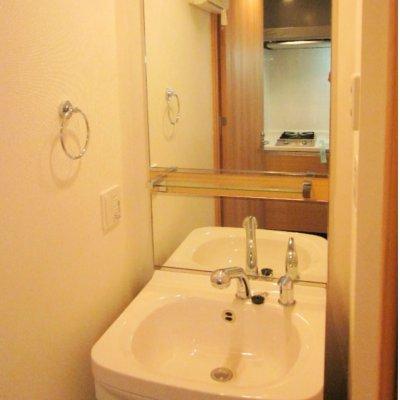 OneLife金山ネクスト【★洗浄機能付便座・浴室乾燥機・独立洗面台】の物件写真6