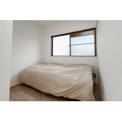 富士駅徒歩5分!Wifi家具家電付!広々13.5畳洋室!の物件写真2