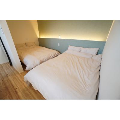 ソレ・ヴィータ武雄温泉駅前A【武雄温泉駅まで徒歩6分のハイグレード物件！1坪のお風呂や広々ダブルベッドで快適♪】の物件写真2