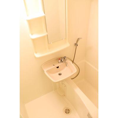 OneLife横浜元町山手【★駅近、バス・トイレ別、浴室乾燥機付】の物件写真4