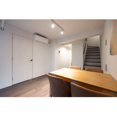 広々メゾネット/家具・家電付き/お洒落な外観＆内観で気分も上がる♪LEGALAND幡ヶ谷403の物件写真2