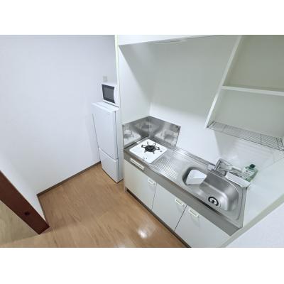 ＳマンスリーJR松山駅南【ネット無料・コンビニ、スーパー徒歩圏内・宅配BOX有・JR松山駅徒歩6分】の物件写真3