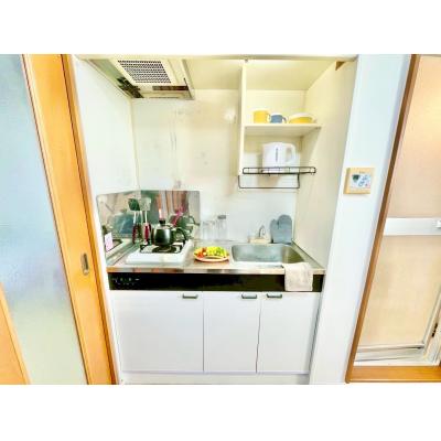 【名古屋市熱田区/日比野駅徒歩約8分/角部屋/バストイレ別・独立洗面台/洋室9.4帖】アベニュー野立 ファミマンの物件写真3