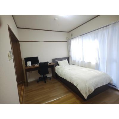 東都マンスリーカーサトレスA【４名入居可！WiFi無料！】1DKの物件写真2