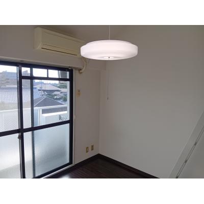 🌈新規オープン賃料半額　JR加古川駅徒歩10分🚃敷地内駐車場有🚙ロフト付✨Wifi無料👍スマートTV📺【M054】の内観画像