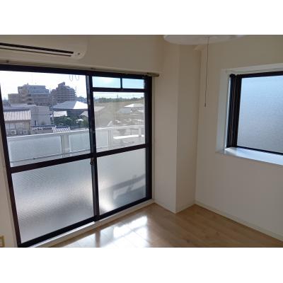 🌈新規オープン賃料半額　JR加古川駅徒歩10分🚃敷地内駐車場有🚙ロフト付💡角部屋✨Wifi無料👍スマートTV📺【M055】の内観画像