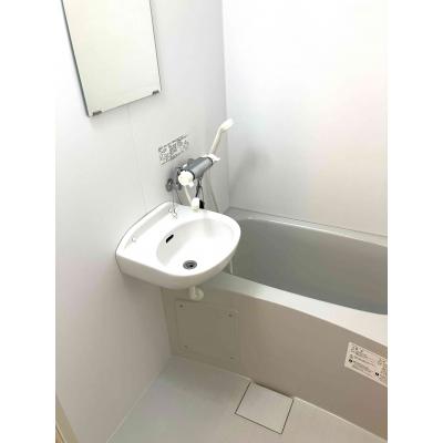 マコット郡山赤木町B105【無料駐車場あり・バストイレ別・Wi-Fi無料】JR東北本線、東北新幹線「郡山駅」徒歩15分！ロフト付きのゆとりある室内で快適マンスリー生活♪】の物件写真5