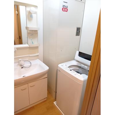 KIT【金沢西ICから車6分♪】Wi-Fi無料☆バストイレ別☆駐車場有（軽自動車）の物件写真3