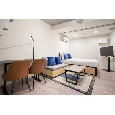 駅から徒歩6分！メゾネット/お洒落な外観＆内装/LEGALAND幡ヶ谷ANNEX 104の物件写真1