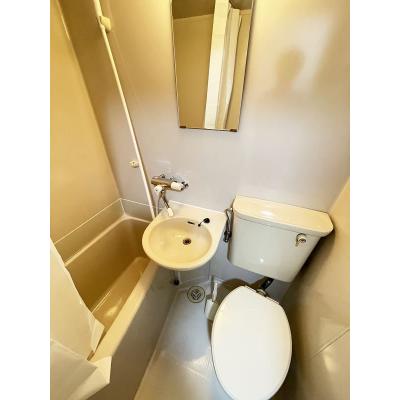 ユニオンマンスリー北越谷２　103　1R・シングル☆【禁煙ルーム】モニター付きインターホン完備！デスクチェア・2ドア冷蔵庫など家具家電付きのお部屋。南越谷・草加・北千住まで電車で１本。の物件写真4