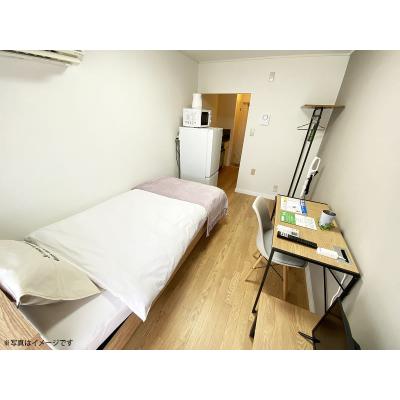ユニオンマンスリー北越谷２　308　1R・シングル☆【禁煙ルーム】人気の角部屋物件♪デスクチェア・2ドア冷蔵庫など家具家電付きのお部屋。南越谷・草加・北千住まで電車で１本/北千住まで最短20分。の物件写真2