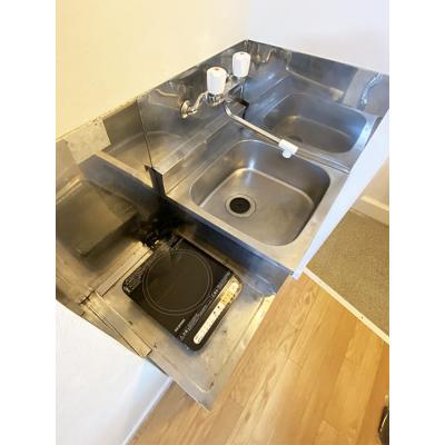 ユニオンマンスリー北越谷２　308　1R・シングル☆【禁煙ルーム】人気の角部屋物件♪デスクチェア・2ドア冷蔵庫など家具家電付きのお部屋。南越谷・草加・北千住まで電車で１本/北千住まで最短20分。の物件写真3