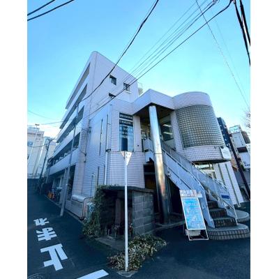 【J’sマンスリーつつじヶ丘 302】厚さ25㎝超高密度ポケットコイルマットレス使用！駅徒歩4分、新宿駅まで乗換無し！アクセス良好☆【インターネット無料】の物件写真1