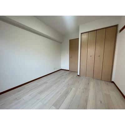 オートロック付きマンション・室内リフォーム済み！バストイレ別・独立洗面台完備・新井薬師前駅2分の好立地・商店街至近でとっても便利！ＭＨ新井の物件写真2