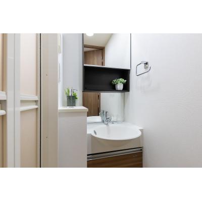 ★SステイEL松屋町SOUTH【禁煙ルーム・１K・セミダブルベッド】★インターネッ トWi-Fiレンタル可★ウォシュレット・浴室乾燥・独立洗面化 粧台・ガス２口K・オートロックなど設備充実の物件写真5