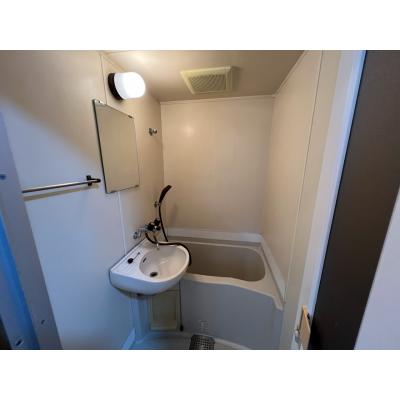 スマイズ伊勢原６　【禁煙🚭】　風呂トイレ別☆室内洗濯置場有☆伊勢原駅まで徒歩６分☆コンビニ近くに有☆の物件写真4