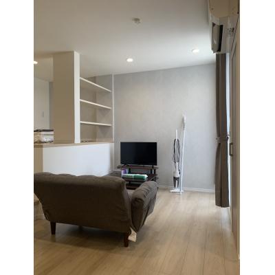 トーマンスリー飯塚市菰田東☆築浅デザイナー物件☆ネット無料☆駐車場有り(敷地外徒歩1分)の外観画像