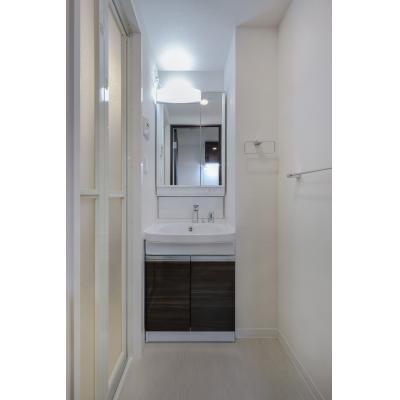 FRマンスリー福島　★電車で『大阪梅田駅』まで３分　『なんば』駅まで１０分★の物件写真2