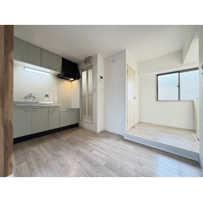 フラット34茨木【ペット1匹飼育可！敷地内駐車場、無料インターネットあり！】の物件写真2