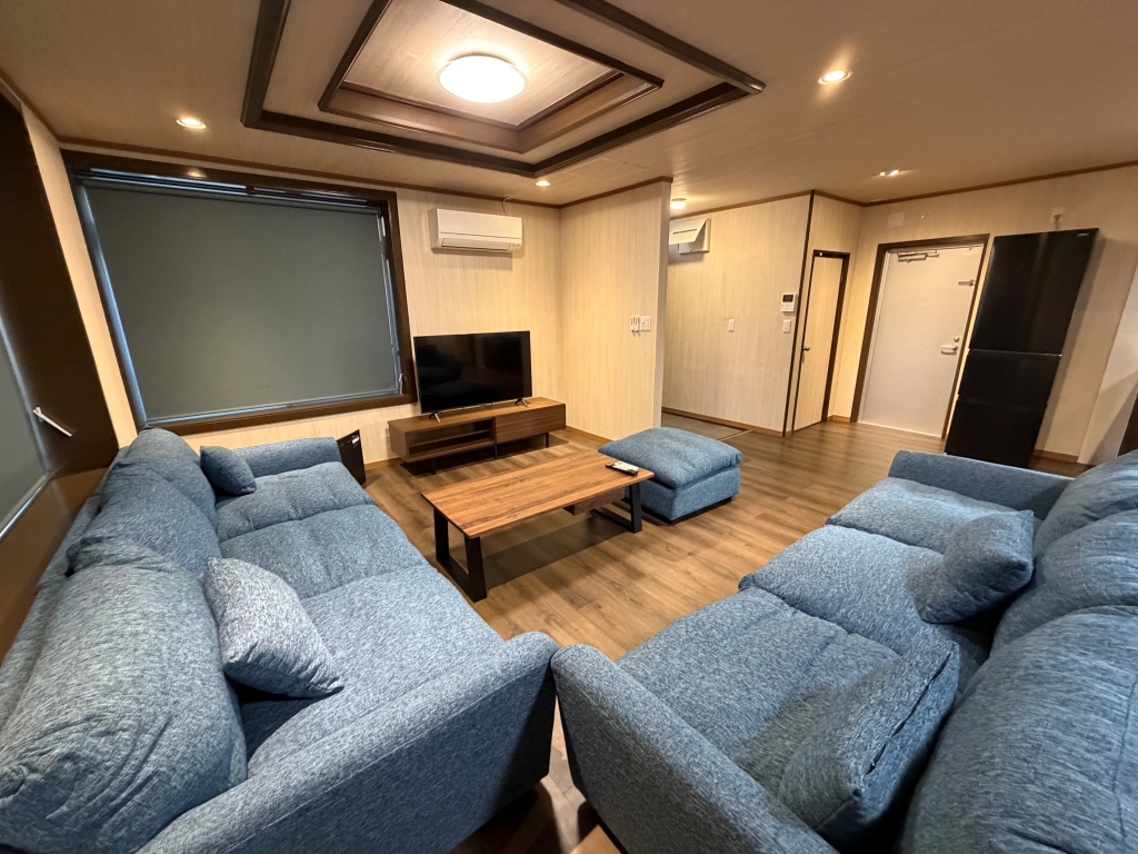 apartment 〒107-0052　東京都港区赤坂２丁目5-1 S-GATE赤坂山王 9F