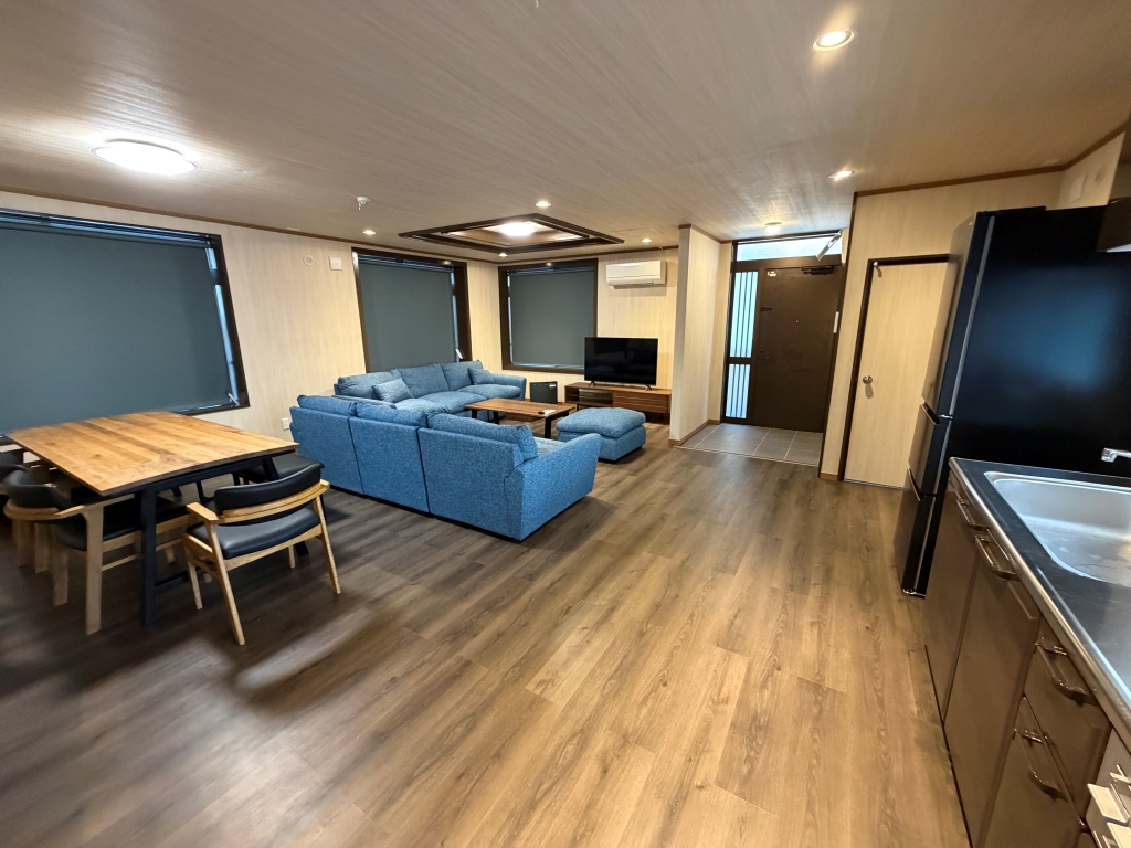 グッドステイ沖縄市諸見里ビクトリーランド◇『駐車場付・3LDKメゾネット・140㎡・フォースベッド・ダーツ・麻雀卓』【デラックス】の物件写真3