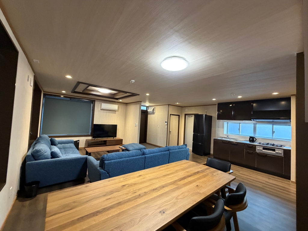 グッドステイ沖縄市諸見里ビクトリーランド◇『駐車場付・3LDKメゾネット・140㎡・フォースベッド・ダーツ・麻雀卓』【デラックス】の物件写真4