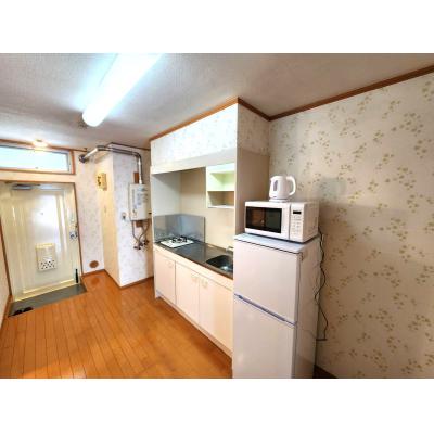 🔷🔹🔸🔶⭐駐車場あり🚙⭐おしゃれな内装⭐1Kタイプ⭐音が気になる方も安心な鉄骨造のお部屋⭐【禁煙&Wi-Fi無料】⭐🔶🔸🔹🔷「K43」の物件写真2