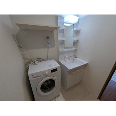 apartment 〒556-0016　大阪府大阪市浪速区元町１丁目5-17 難波MORIビル2F